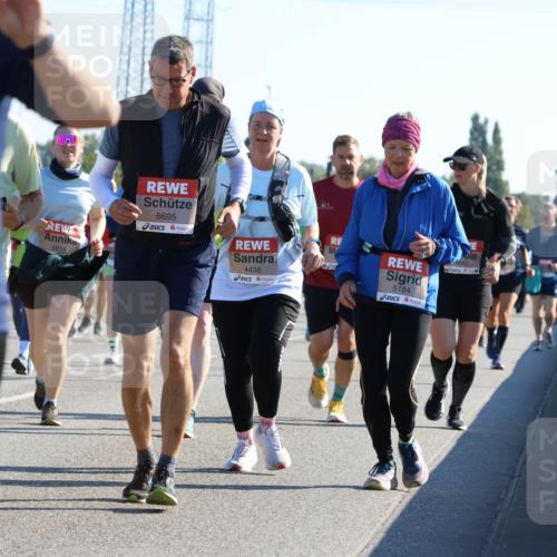 03.10.2025 - Köhlbrandbrückenlauf Strokosch-Dieckow http://msf.ph/oto/9109038 03.10.2025 12:23:27 Position 3 8, 4914, 6695, 4438, 5184 meine-sportfotos.de