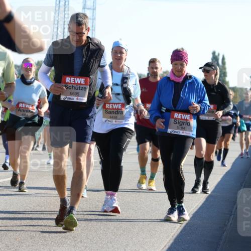 03.10.2025 - Köhlbrandbrückenlauf Strokosch-Dieckow http://msf.ph/oto/9109041 03.10.2025 12:23:27 Position 3 6695, 4438, 4914, 5184 meine-sportfotos.de