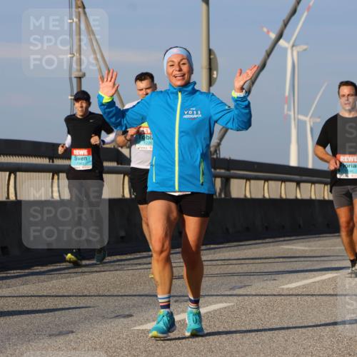 03.10.2025 - Köhlbrandbrückenlauf Strokosch-Dieckow http://msf.ph/oto/9109062 03.10.2025 09:40:02 Position 2 1226, 1043, 46 meine-sportfotos.de