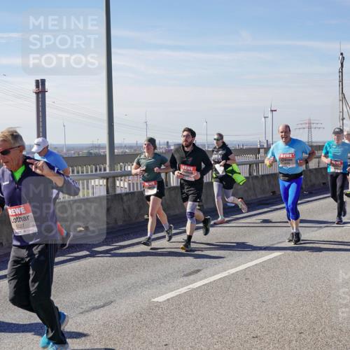 03.10.2025 - Köhlbrandbrückenlauf Michael Burmester http://msf.ph/oto/9109076 03.10.2025 12:51:43 Position 2 5027 meine-sportfotos.de