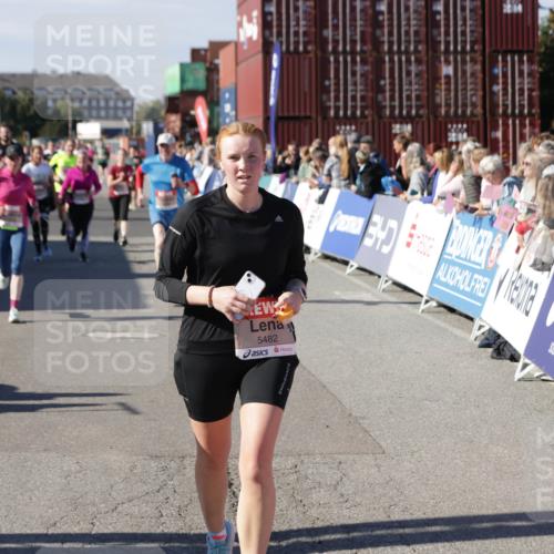 03.10.2025 - Köhlbrandbrückenlauf Jannik Wohlers http://msf.ph/oto/9109082 03.10.2025 13:29:37 Ziel 4629, 4660, 4720, 4733, 5470, 5482, 5601, 6093, 6156, 6215, 6334, 6335, 6336, 6351, 6387, 6439, 6539, 6543, 6554, 6555 meine-sportfotos.de