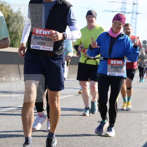 03.10.2025 - Köhlbrandbrückenlauf Strokosch-Dieckow http://msf.ph/oto/9109086 03.10.2025 12:23:30 Position 3 4144, 6695, 5184 meine-sportfotos.de