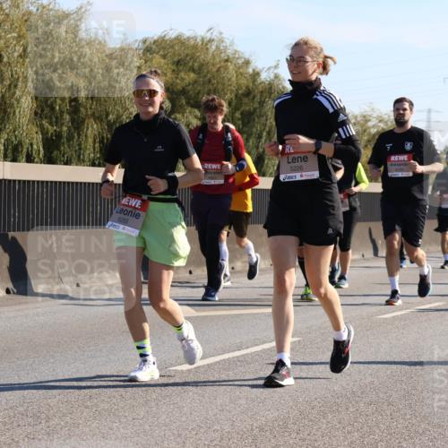 03.10.2025 - Köhlbrandbrückenlauf Strokosch-Dieckow http://msf.ph/oto/9109109 03.10.2025 12:23:36 Position 3 5255, 4823, 5226, 4720 meine-sportfotos.de