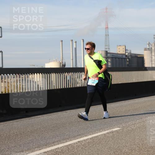 03.10.2025 - Köhlbrandbrückenlauf Lena Gebhardt http://msf.ph/oto/9109110 03.10.2025 10:14:22 Position 2 2223 meine-sportfotos.de
