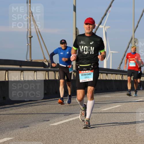 03.10.2025 - Köhlbrandbrückenlauf Strokosch-Dieckow http://msf.ph/oto/9109112 03.10.2025 09:40:09 Position 2 3264 meine-sportfotos.de