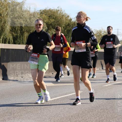 03.10.2025 - Köhlbrandbrückenlauf Strokosch-Dieckow http://msf.ph/oto/9109114 03.10.2025 12:23:36 Position 3 5255, 4823, 5226 meine-sportfotos.de