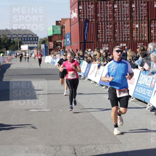 03.10.2025 - Köhlbrandbrückenlauf Jannik Wohlers http://msf.ph/oto/9109115 03.10.2025 12:59:46 Ziel 4074, 4111, 4215, 4270, 4475, 6142, 6254, 6364, 6601, 6616, 6654, 6754 meine-sportfotos.de