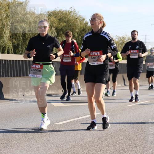 03.10.2025 - Köhlbrandbrückenlauf Strokosch-Dieckow http://msf.ph/oto/9109117 03.10.2025 12:23:36 Position 3 5255, 5226, 4720 meine-sportfotos.de