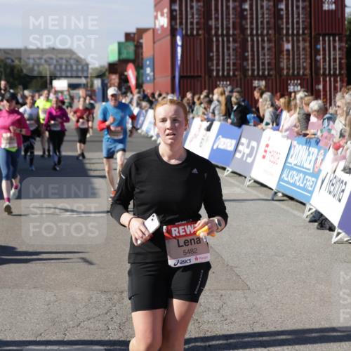 03.10.2025 - Köhlbrandbrückenlauf Jannik Wohlers http://msf.ph/oto/9109119 03.10.2025 13:29:38 Ziel 4629, 4660, 4720, 4733, 5119, 5120, 5470, 5482, 5601, 6093, 6156, 6215, 6334, 6335, 6336, 6351, 6387, 6439, 6539, 6543, 6554, 6555 meine-sportfotos.de