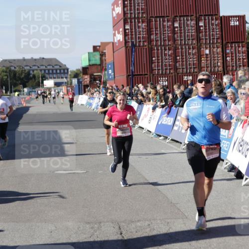 03.10.2025 - Köhlbrandbrückenlauf Jannik Wohlers http://msf.ph/oto/9109121 03.10.2025 12:59:46 Ziel 4074, 4111, 4215, 4270, 4475, 6142, 6254, 6364, 6601, 6616, 6654, 6754 meine-sportfotos.de