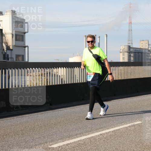 03.10.2025 - Köhlbrandbrückenlauf Lena Gebhardt http://msf.ph/oto/9109123 03.10.2025 10:14:23 Position 2  meine-sportfotos.de