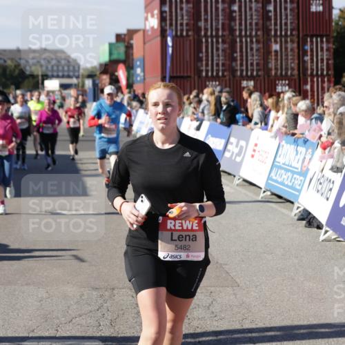 03.10.2025 - Köhlbrandbrückenlauf Jannik Wohlers http://msf.ph/oto/9109129 03.10.2025 13:29:38 Ziel 4629, 4660, 4720, 4733, 5119, 5120, 5470, 5482, 5601, 6093, 6156, 6215, 6334, 6335, 6336, 6351, 6387, 6439, 6539, 6543, 6554, 6555 meine-sportfotos.de