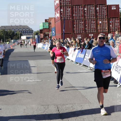 03.10.2025 - Köhlbrandbrückenlauf Jannik Wohlers http://msf.ph/oto/9109134 03.10.2025 12:59:46 Ziel 4074, 4111, 4215, 4270, 4475, 6142, 6254, 6364, 6601, 6616, 6654, 6754 meine-sportfotos.de
