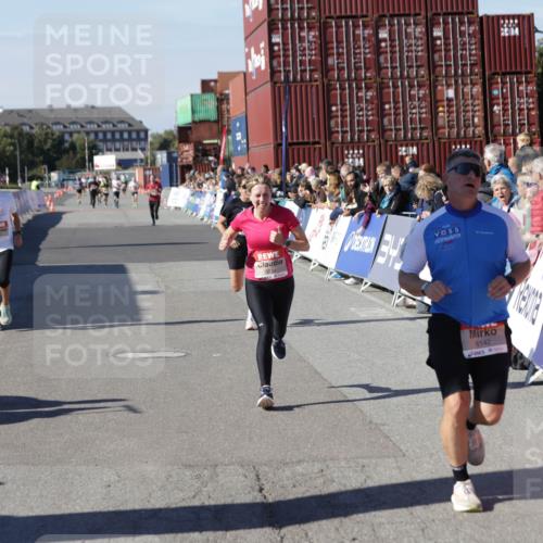 03.10.2025 - Köhlbrandbrückenlauf Jannik Wohlers http://msf.ph/oto/9109141 03.10.2025 12:59:46 Ziel 4074, 4111, 4215, 4270, 4475, 6142, 6254, 6364, 6601, 6616, 6654, 6754 meine-sportfotos.de