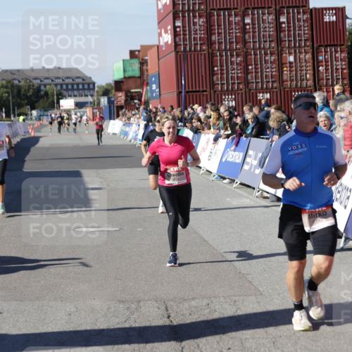 03.10.2025 - Köhlbrandbrückenlauf Jannik Wohlers http://msf.ph/oto/9109150 03.10.2025 12:59:46 Ziel 4074, 4111, 4215, 4270, 4475, 6142, 6254, 6364, 6601, 6616, 6654, 6754 meine-sportfotos.de