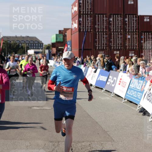 03.10.2025 - Köhlbrandbrückenlauf Jannik Wohlers http://msf.ph/oto/9109153 03.10.2025 13:29:39 Ziel 4629, 4660, 4720, 4733, 5119, 5120, 5470, 5482, 5601, 6093, 6156, 6215, 6334, 6335, 6336, 6351, 6387, 6439, 6539, 6543, 6554, 6555 meine-sportfotos.de