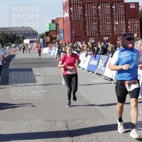 03.10.2025 - Köhlbrandbrückenlauf Jannik Wohlers http://msf.ph/oto/9109163 03.10.2025 12:59:46 Ziel 4074, 4111, 4215, 4270, 4475, 6142, 6254, 6364, 6601, 6616, 6654, 6754 meine-sportfotos.de