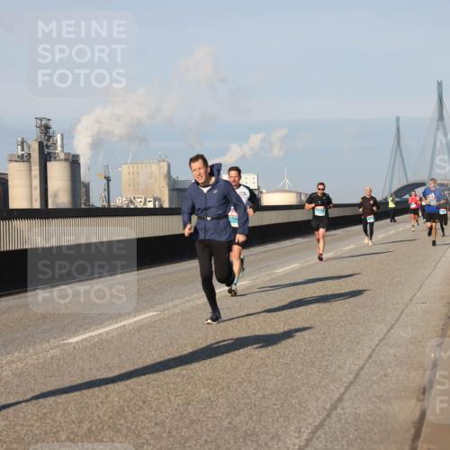 03.10.2025 - Köhlbrandbrückenlauf Lena Gebhardt http://msf.ph/oto/9109175 03.10.2025 09:41:16 Position 2 1048 meine-sportfotos.de