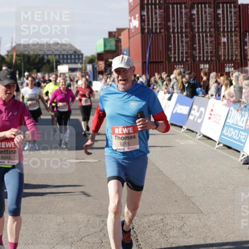 03.10.2025 - Köhlbrandbrückenlauf Jannik Wohlers http://msf.ph/oto/9109190 03.10.2025 13:29:40 Ziel 4629, 4660, 4720, 4733, 5119, 5120, 5470, 5482, 6093, 6215, 6334, 6335, 6336, 6351, 6387, 6439, 6539, 6543, 6554, 6555 meine-sportfotos.de