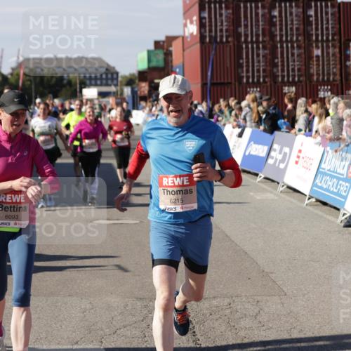 03.10.2025 - Köhlbrandbrückenlauf Jannik Wohlers http://msf.ph/oto/9109197 03.10.2025 13:29:40 Ziel 4629, 4660, 4720, 4733, 5119, 5120, 5470, 5482, 6093, 6215, 6334, 6335, 6336, 6351, 6387, 6439, 6539, 6543, 6554, 6555 meine-sportfotos.de