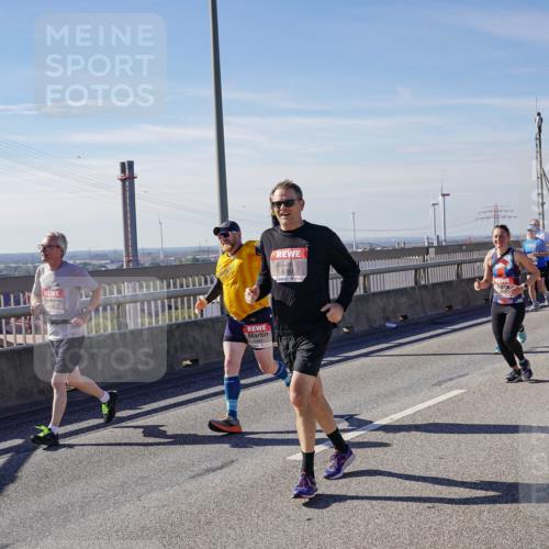 03.10.2025 - Köhlbrandbrückenlauf Michael Burmester http://msf.ph/oto/9109210 03.10.2025 12:51:47 Position 2  meine-sportfotos.de
