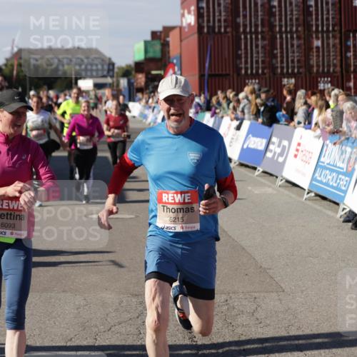 03.10.2025 - Köhlbrandbrückenlauf Jannik Wohlers http://msf.ph/oto/9109213 03.10.2025 13:29:40 Ziel 4629, 4660, 4720, 4733, 5119, 5120, 5470, 5482, 6093, 6215, 6334, 6335, 6336, 6351, 6387, 6439, 6539, 6543, 6554, 6555 meine-sportfotos.de