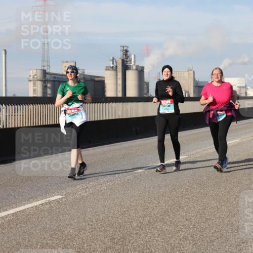 03.10.2025 - Köhlbrandbrückenlauf Lena Gebhardt http://msf.ph/oto/9109224 03.10.2025 10:14:26 Position 2 2662 meine-sportfotos.de