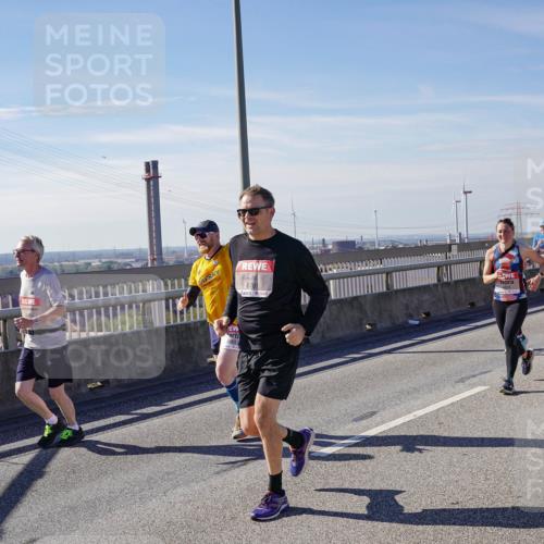 03.10.2025 - Köhlbrandbrückenlauf Michael Burmester http://msf.ph/oto/9109225 03.10.2025 12:51:48 Position 2  meine-sportfotos.de