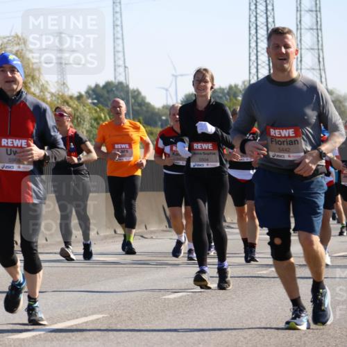 03.10.2025 - Köhlbrandbrückenlauf Strokosch-Dieckow http://msf.ph/oto/9109238 03.10.2025 12:23:57 Position 3 5421, 5504, 5369, 5985, 5442 meine-sportfotos.de