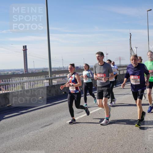 03.10.2025 - Köhlbrandbrückenlauf Michael Burmester http://msf.ph/oto/9109250 03.10.2025 12:51:49 Position 2 4756 meine-sportfotos.de