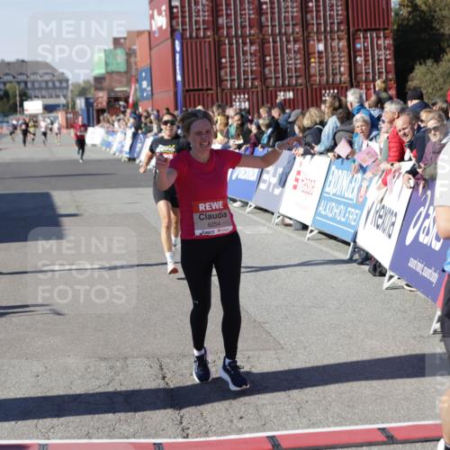03.10.2025 - Köhlbrandbrückenlauf Jannik Wohlers http://msf.ph/oto/9109263 03.10.2025 12:59:47 Ziel 4074, 4111, 4215, 4270, 4475, 6142, 6254, 6364, 6601, 6616, 6654, 6754 meine-sportfotos.de
