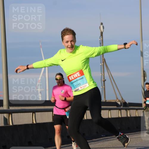03.10.2025 - Köhlbrandbrückenlauf Strokosch-Dieckow http://msf.ph/oto/9109266 03.10.2025 09:40:22 Position 2 1110 meine-sportfotos.de