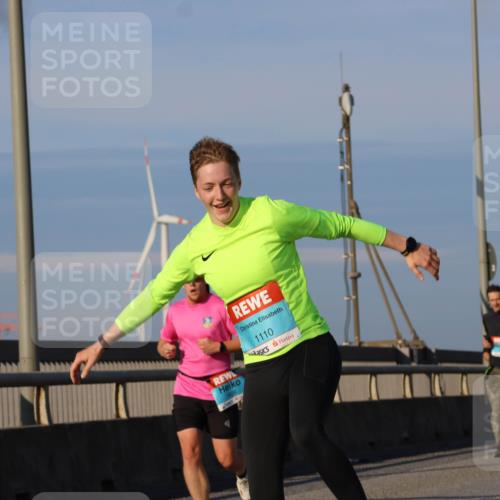 03.10.2025 - Köhlbrandbrückenlauf Strokosch-Dieckow http://msf.ph/oto/9109269 03.10.2025 09:40:22 Position 2 1110 meine-sportfotos.de