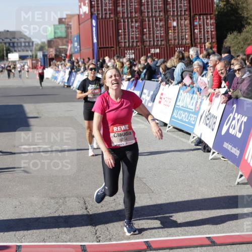 03.10.2025 - Köhlbrandbrückenlauf Jannik Wohlers http://msf.ph/oto/9109283 03.10.2025 12:59:47 Ziel 4074, 4111, 4215, 4270, 4475, 6142, 6254, 6364, 6601, 6616, 6654, 6754 meine-sportfotos.de