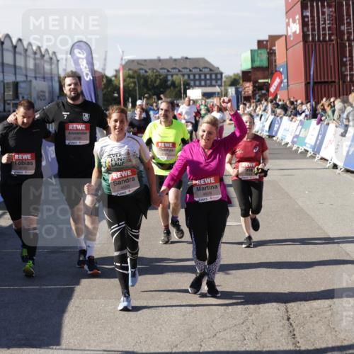03.10.2025 - Köhlbrandbrückenlauf Jannik Wohlers http://msf.ph/oto/9109293 03.10.2025 13:29:43 Ziel 4629, 4660, 4720, 4733, 5119, 5120, 5260, 5333, 5482, 5574, 6093, 6215, 6387, 6439, 6543, 6554, 6555 meine-sportfotos.de