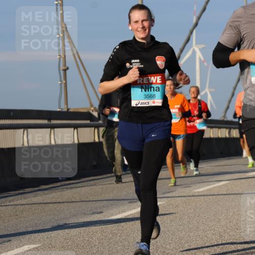 03.10.2025 - Köhlbrandbrückenlauf Strokosch-Dieckow http://msf.ph/oto/9109294 03.10.2025 09:40:23 Position 2 3568, 3817 meine-sportfotos.de
