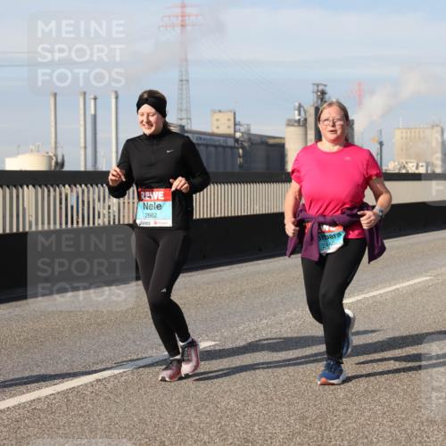 03.10.2025 - Köhlbrandbrückenlauf Lena Gebhardt http://msf.ph/oto/9109303 03.10.2025 10:14:27 Position 2 258, 2662, 2440 meine-sportfotos.de