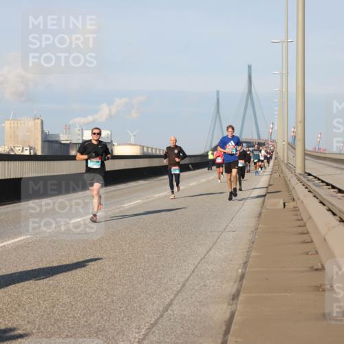 03.10.2025 - Köhlbrandbrückenlauf Lena Gebhardt http://msf.ph/oto/9109332 03.10.2025 09:41:18 Position 2  meine-sportfotos.de