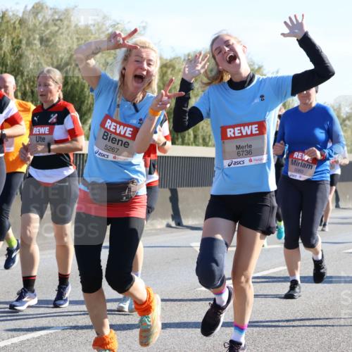 03.10.2025 - Köhlbrandbrückenlauf Strokosch-Dieckow http://msf.ph/oto/9109334 03.10.2025 12:24:08 Position 3 542, 5267, 6736, 5060, 5215 meine-sportfotos.de