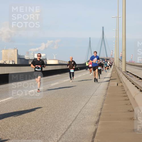 03.10.2025 - Köhlbrandbrückenlauf Lena Gebhardt http://msf.ph/oto/9109344 03.10.2025 09:41:18 Position 2  meine-sportfotos.de