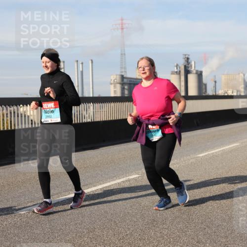 03.10.2025 - Köhlbrandbrückenlauf Lena Gebhardt http://msf.ph/oto/9109347 03.10.2025 10:14:28 Position 2 2662, 2440 meine-sportfotos.de