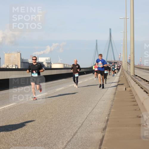 03.10.2025 - Köhlbrandbrückenlauf Lena Gebhardt http://msf.ph/oto/9109354 03.10.2025 09:41:19 Position 2  meine-sportfotos.de