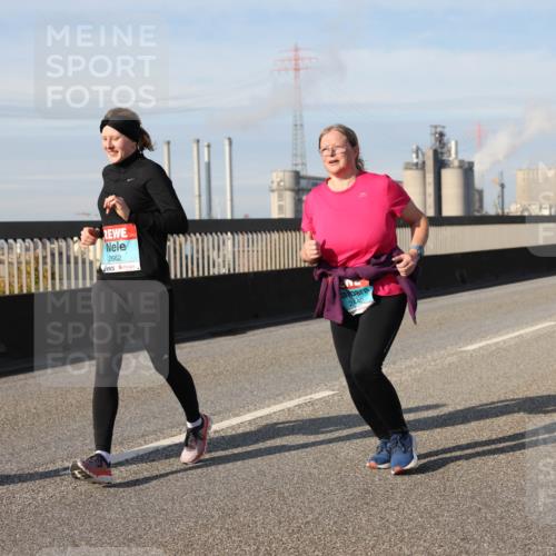 03.10.2025 - Köhlbrandbrückenlauf Lena Gebhardt http://msf.ph/oto/9109359 03.10.2025 10:14:28 Position 2 2662, 2440 meine-sportfotos.de