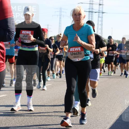 03.10.2025 - Köhlbrandbrückenlauf Strokosch-Dieckow http://msf.ph/oto/9109365 03.10.2025 12:24:12 Position 3 421, 6670 meine-sportfotos.de