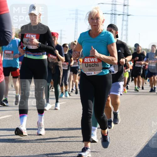 03.10.2025 - Köhlbrandbrückenlauf Strokosch-Dieckow http://msf.ph/oto/9109371 03.10.2025 12:24:12 Position 3 4210, 6670 meine-sportfotos.de