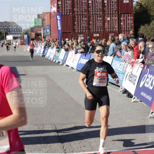 03.10.2025 - Köhlbrandbrückenlauf Jannik Wohlers http://msf.ph/oto/9109405 03.10.2025 12:59:49 Ziel 4074, 4111, 4215, 4554, 6142, 6254, 6364, 6601, 6616, 6654, 6754 meine-sportfotos.de