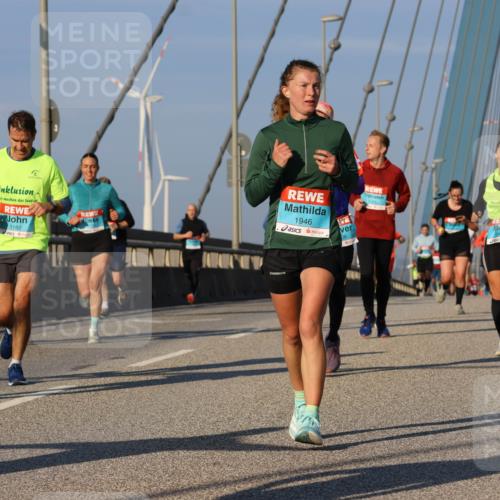 03.10.2025 - Köhlbrandbrückenlauf Strokosch-Dieckow http://msf.ph/oto/9109406 03.10.2025 09:40:31 Position 2 1946, 1182, 3454 meine-sportfotos.de