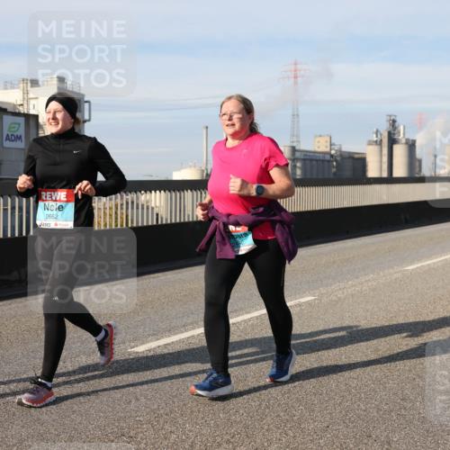 03.10.2025 - Köhlbrandbrückenlauf Lena Gebhardt http://msf.ph/oto/9109414 03.10.2025 10:14:28 Position 2 2662, 2440 meine-sportfotos.de