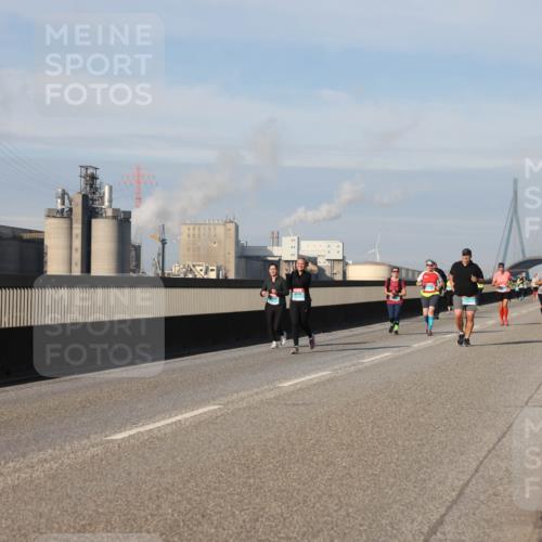03.10.2025 - Köhlbrandbrückenlauf Lena Gebhardt http://msf.ph/oto/9109435 03.10.2025 10:14:36 Position 2  meine-sportfotos.de