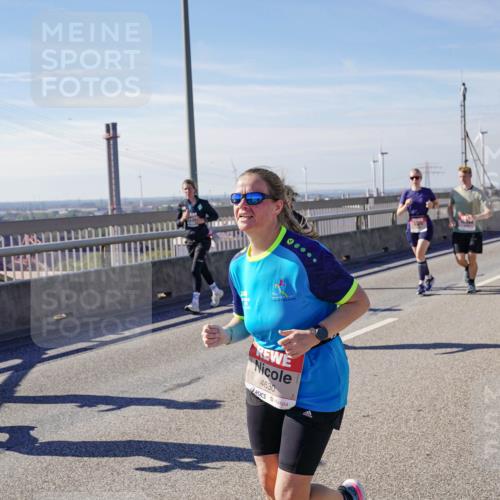 03.10.2025 - Köhlbrandbrückenlauf Michael Burmester http://msf.ph/oto/9109440 03.10.2025 12:51:55 Position 2 4630 meine-sportfotos.de